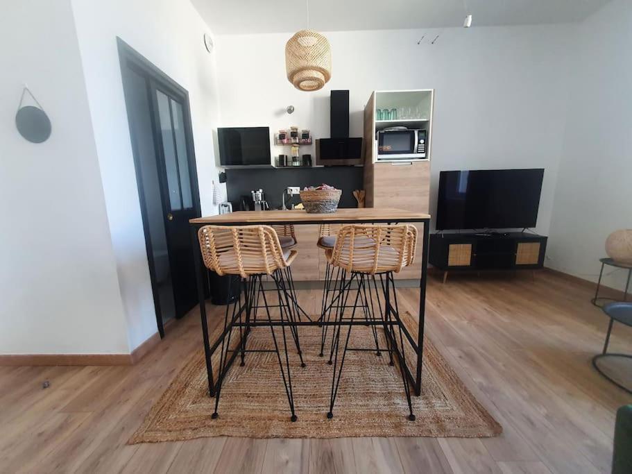 Apartment -garrigue- Face A La Cite Medievale Terrasse Classe 4☆ *